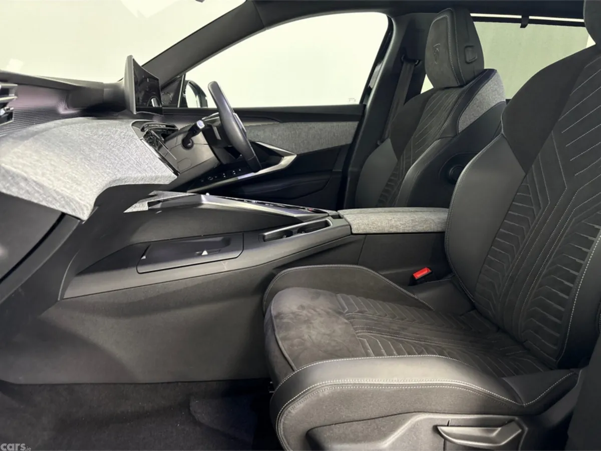 Peugeot 5008 Hatchback, Electric, 2025, Black
