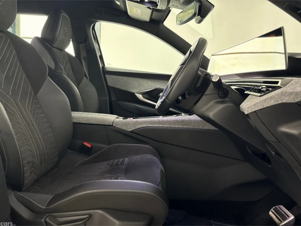 Peugeot 5008 Hatchback, Electric, 2025, Black