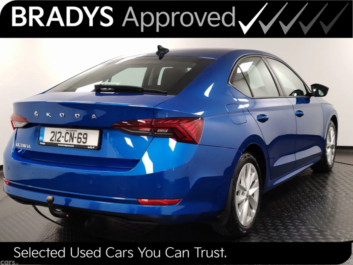Skoda Octavia Hatchback, Diesel, 2021, Blue