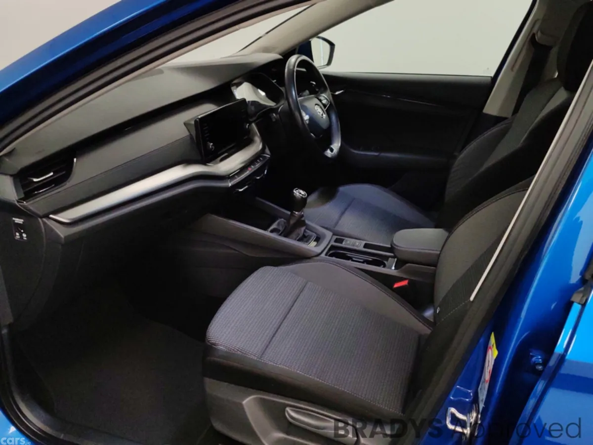 Skoda Octavia Hatchback, Diesel, 2021, Blue