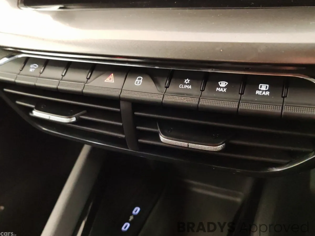 Skoda Octavia Hatchback, Diesel, 2021, Blue