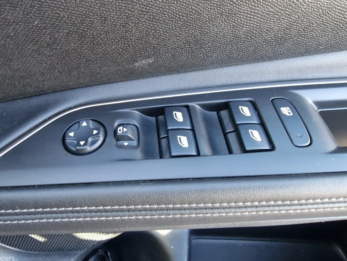 Peugeot 5008 MPV, Diesel, 2020, Grey