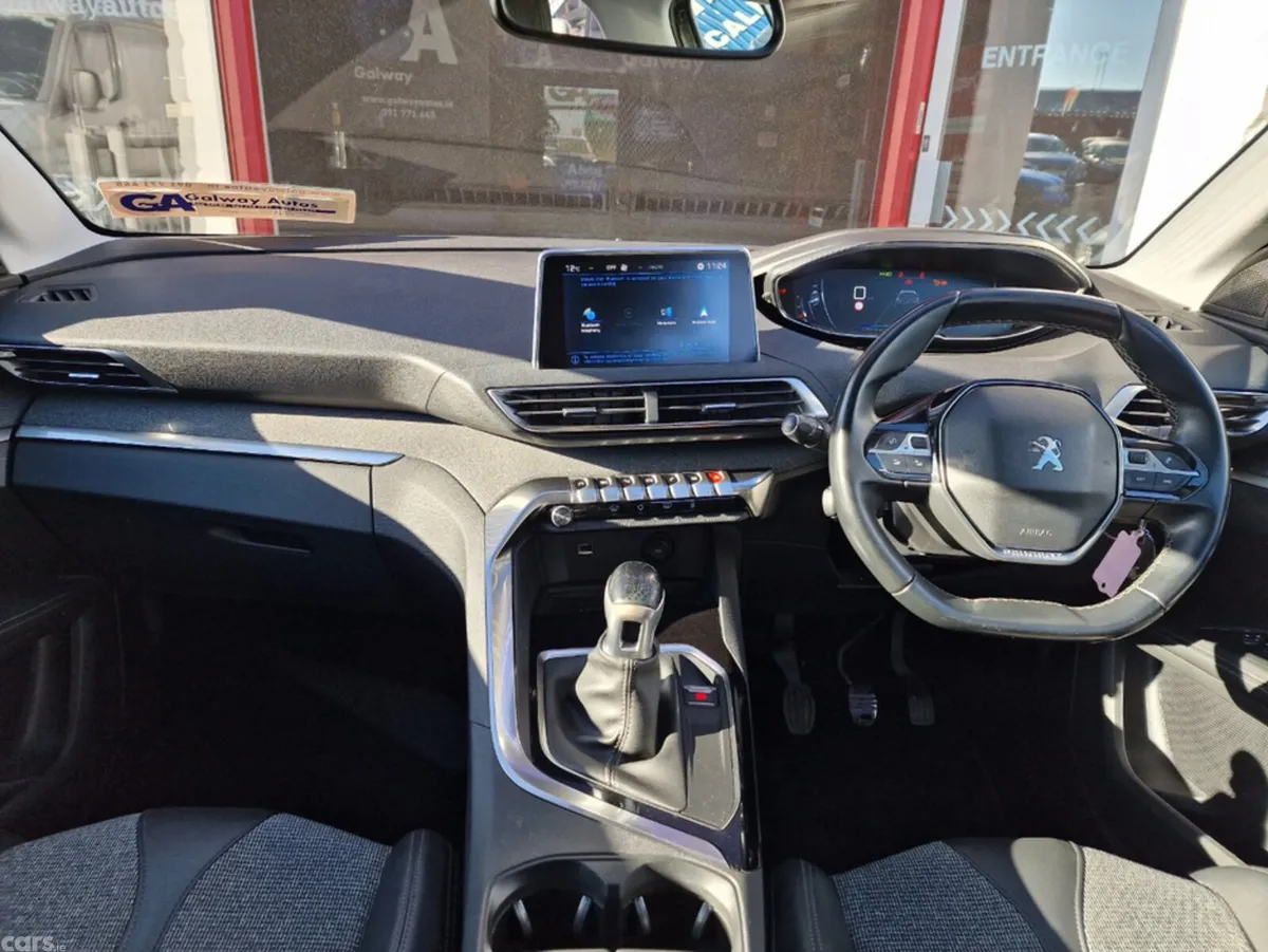 Peugeot 5008 MPV, Diesel, 2020, Grey