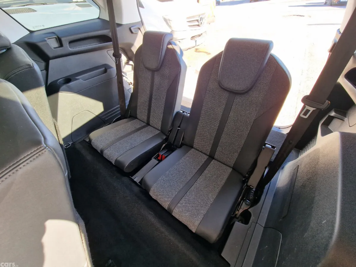 Peugeot 5008 MPV, Diesel, 2020, Grey