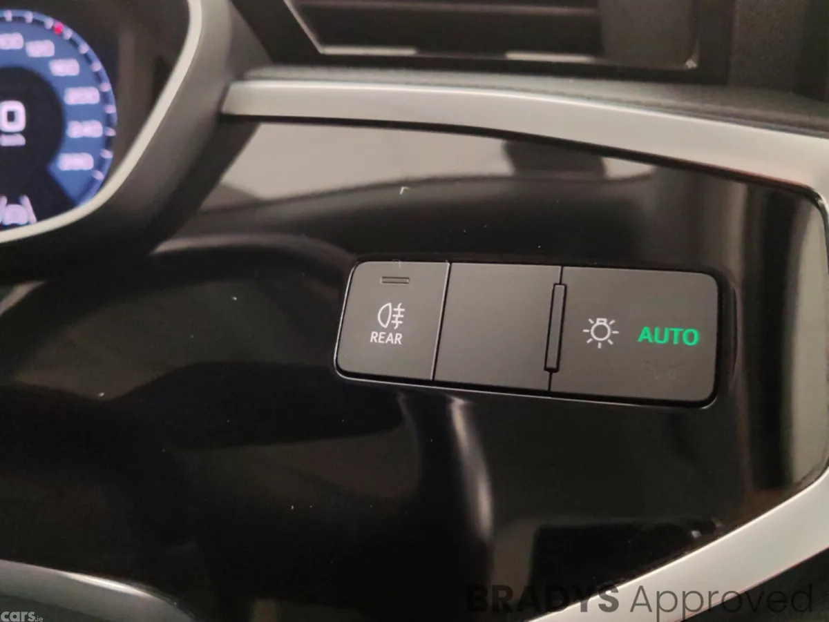 Audi Q3 Hatchback, Petrol, 2021, White