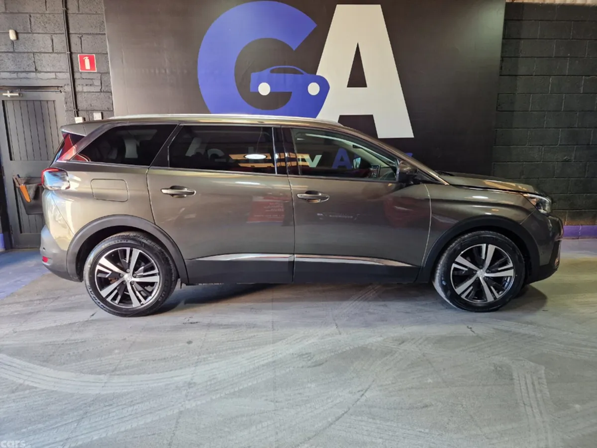 Peugeot 5008 MPV, Diesel, 2020, Grey