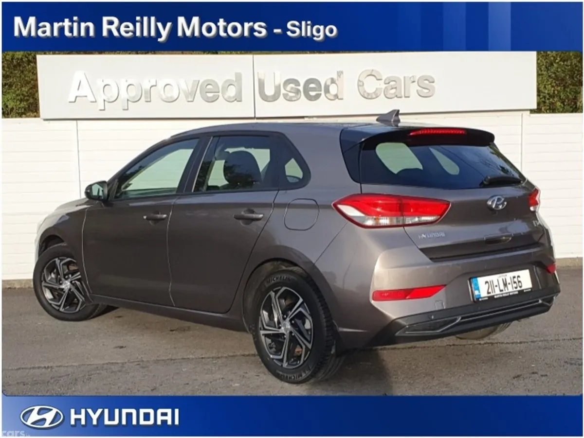 Hyundai i30 Hatchback, Petrol, 2021, Brown
