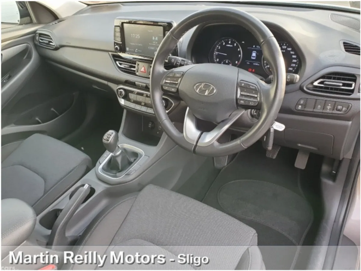 Hyundai i30 Hatchback, Petrol, 2021, Brown