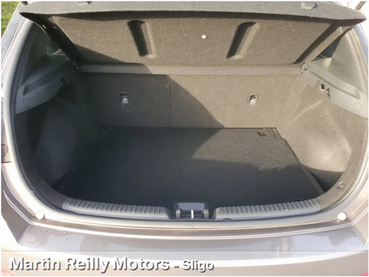 Hyundai i30 Hatchback, Petrol, 2021, Brown