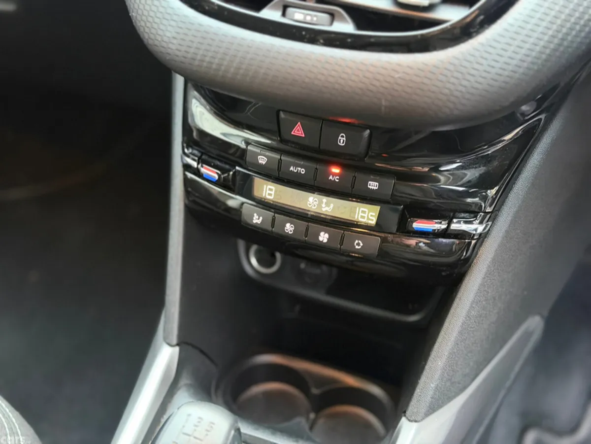 Peugeot 2008 Estate, Petrol, 2018, White