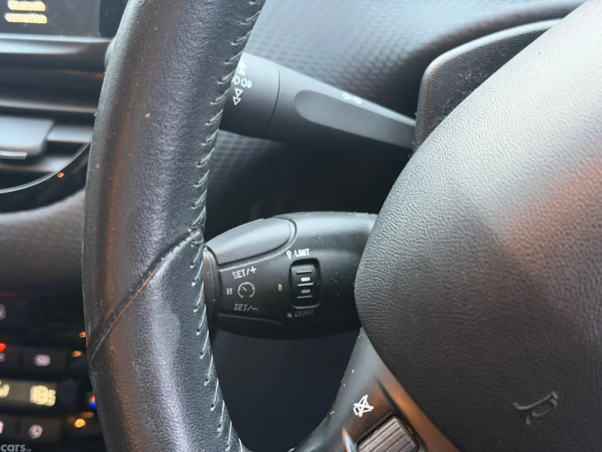 Peugeot 2008 Estate, Petrol, 2018, White