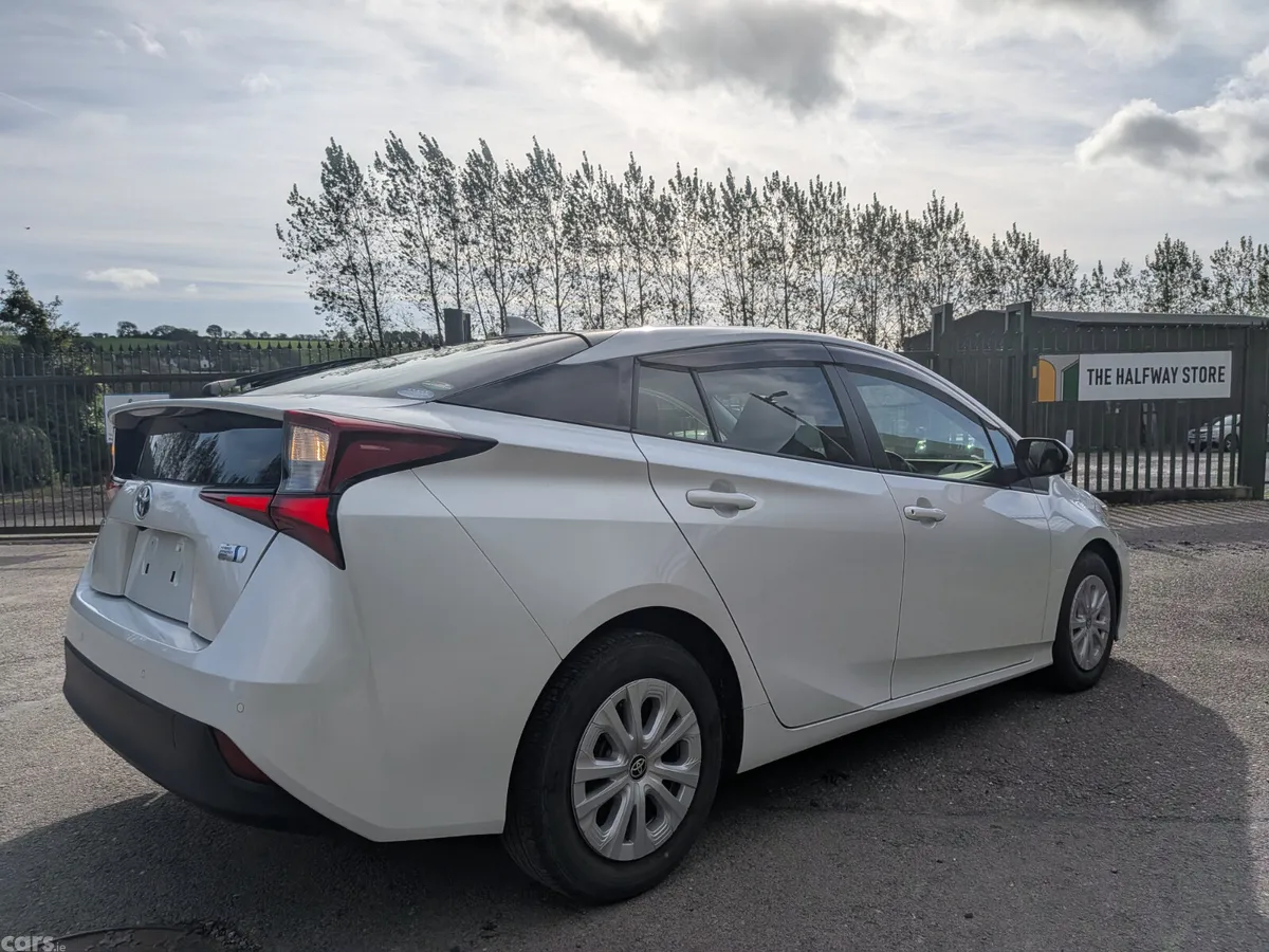 Toyota Prius Hatchback, Petrol Hybrid, 2021, White