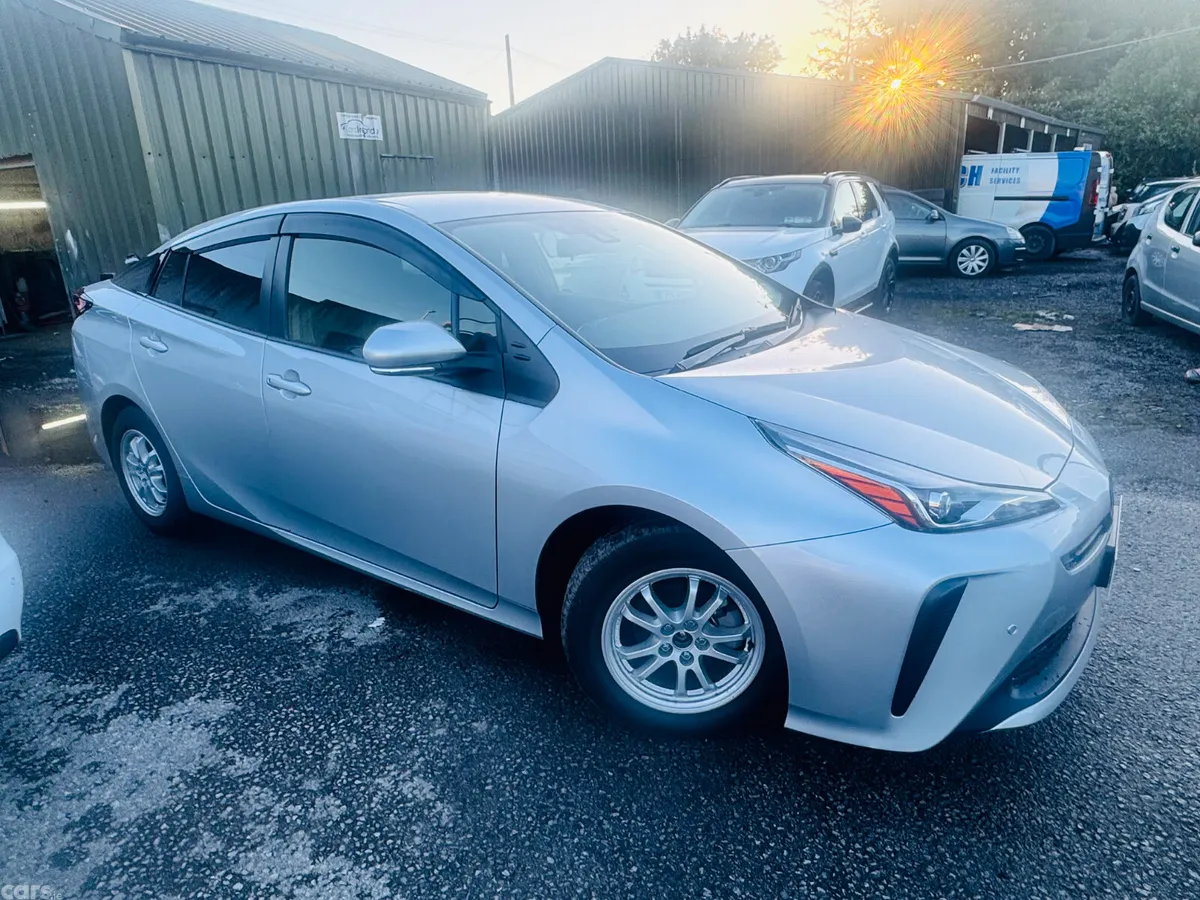 Toyota Prius Saloon, Petrol Hybrid, 2022, Silver