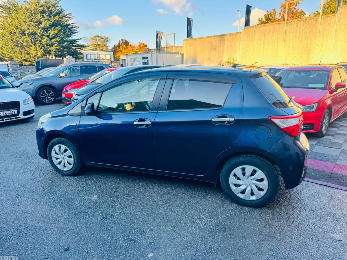 Toyota Vitz Hatchback, Petrol Hybrid, 2018, Blue