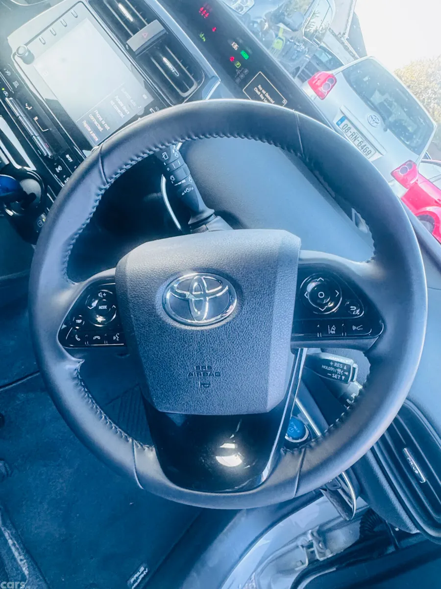 Toyota Prius Saloon, Petrol Hybrid, 2022, Silver