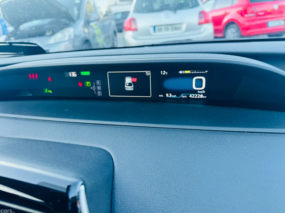 Toyota Prius Saloon, Petrol Hybrid, 2022, Silver
