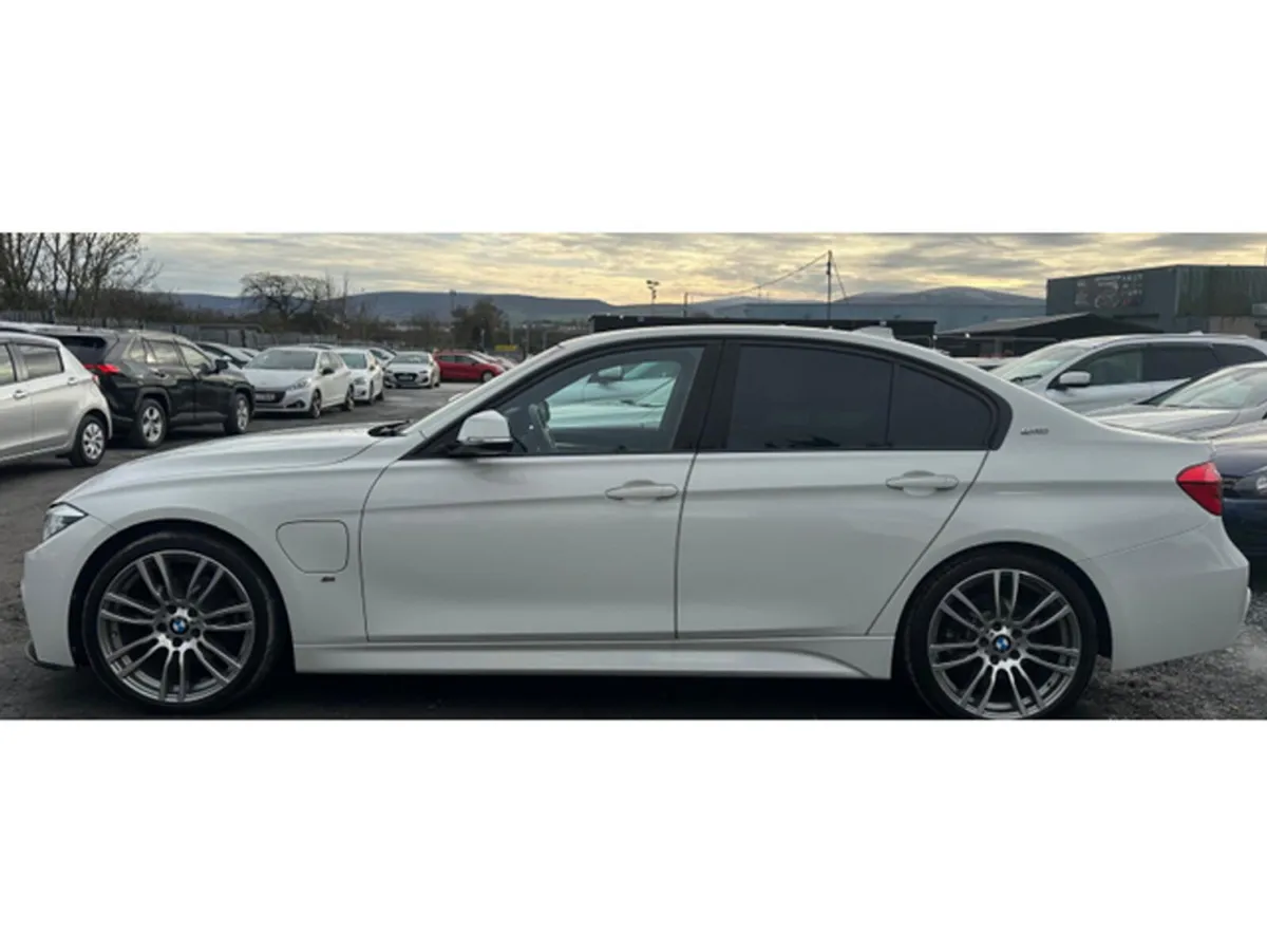 BMW 3-Series Saloon, Petrol Plug-in Hybrid, 2016, White