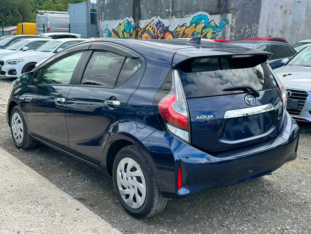Toyota Aqua Hatchback, Petrol Hybrid, 2019, Blue