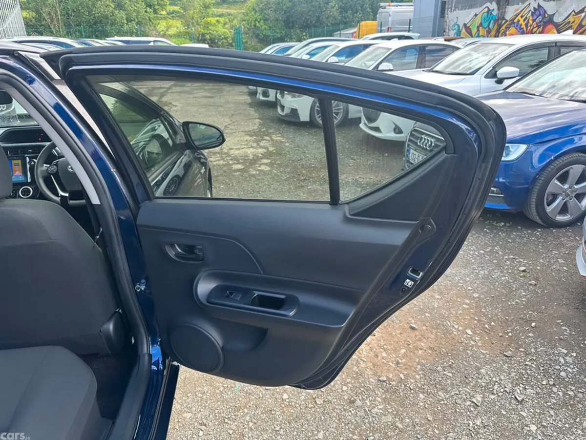 Toyota Aqua Hatchback, Petrol Hybrid, 2019, Blue