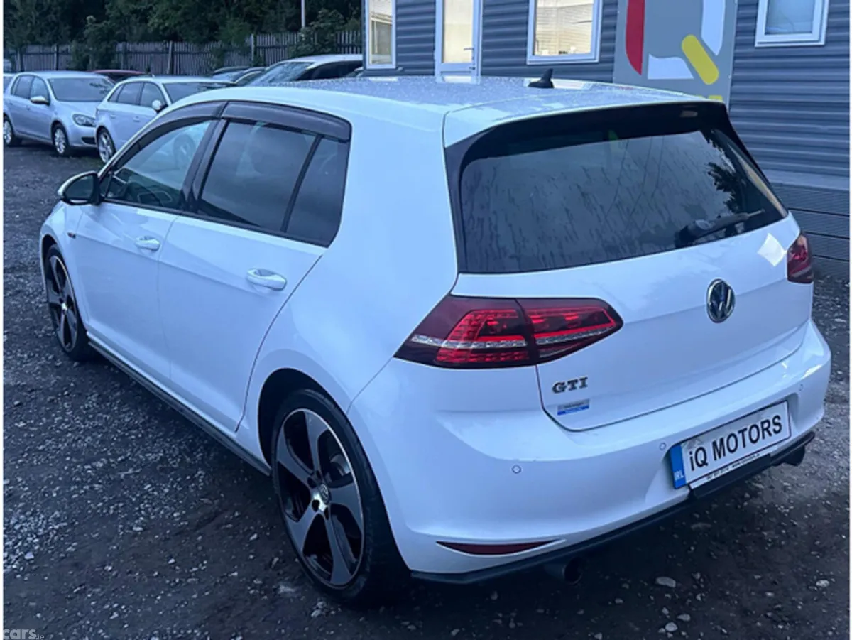Volkswagen Golf Hatchback, Petrol, 2017, White
