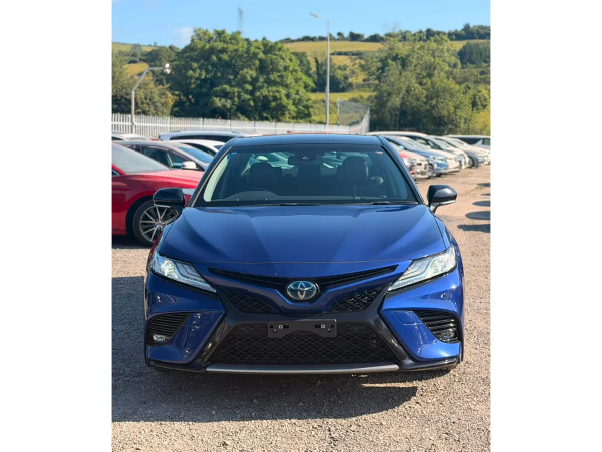 Toyota Camry Saloon, Petrol Hybrid, 2019, Blue