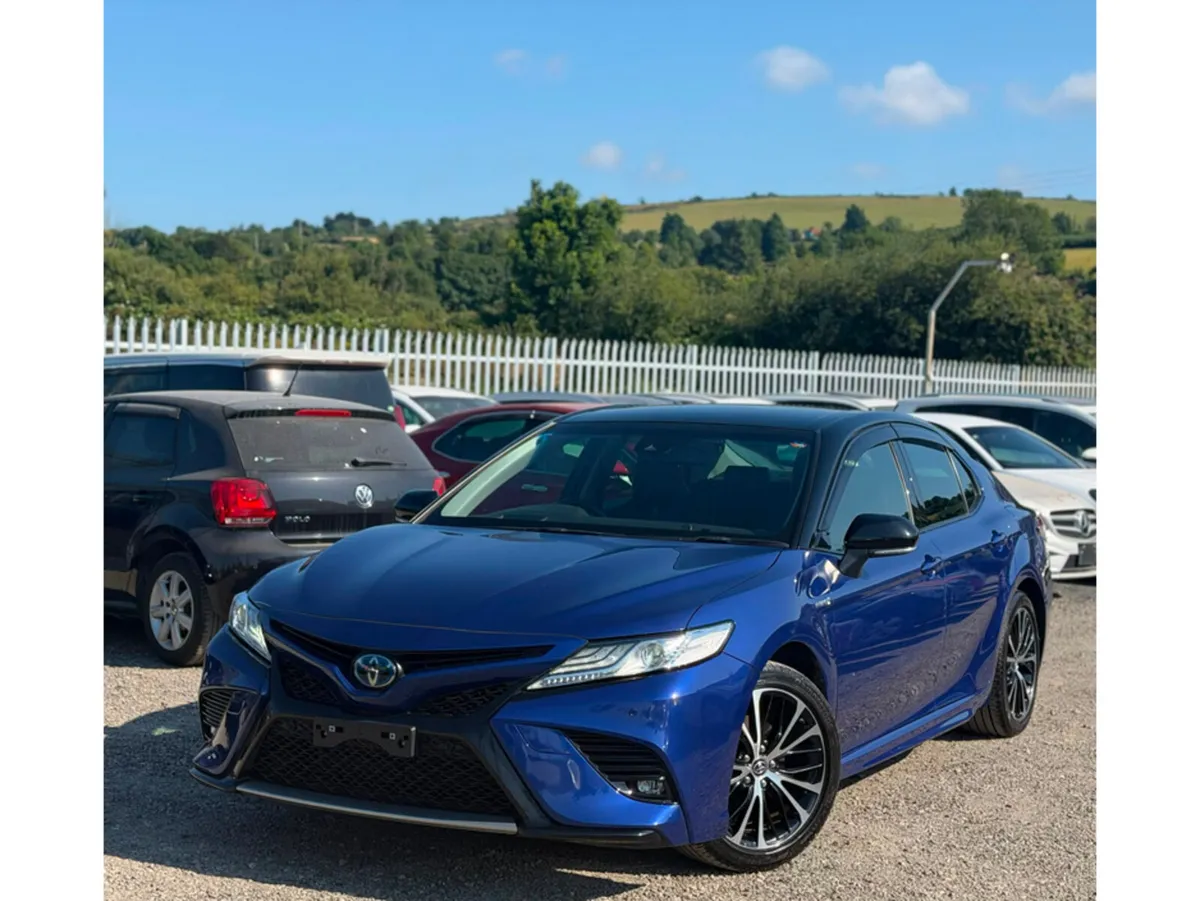 Toyota Camry Saloon, Petrol Hybrid, 2019, Blue