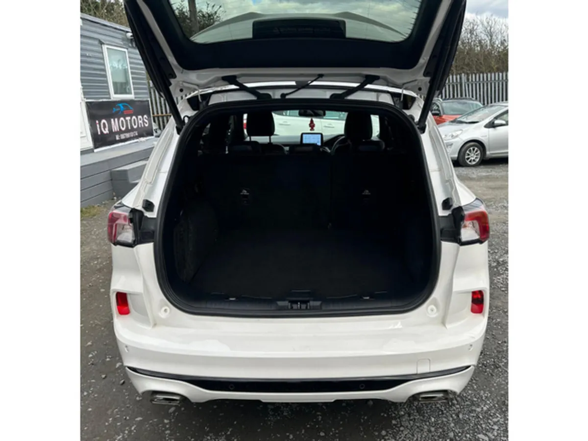 Ford Kuga Hatchback, Diesel, 2022, White