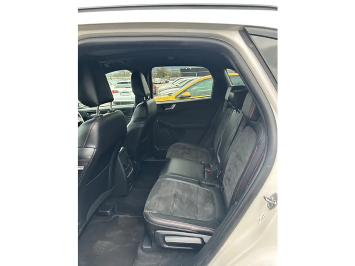 Ford Kuga Hatchback, Diesel, 2022, White