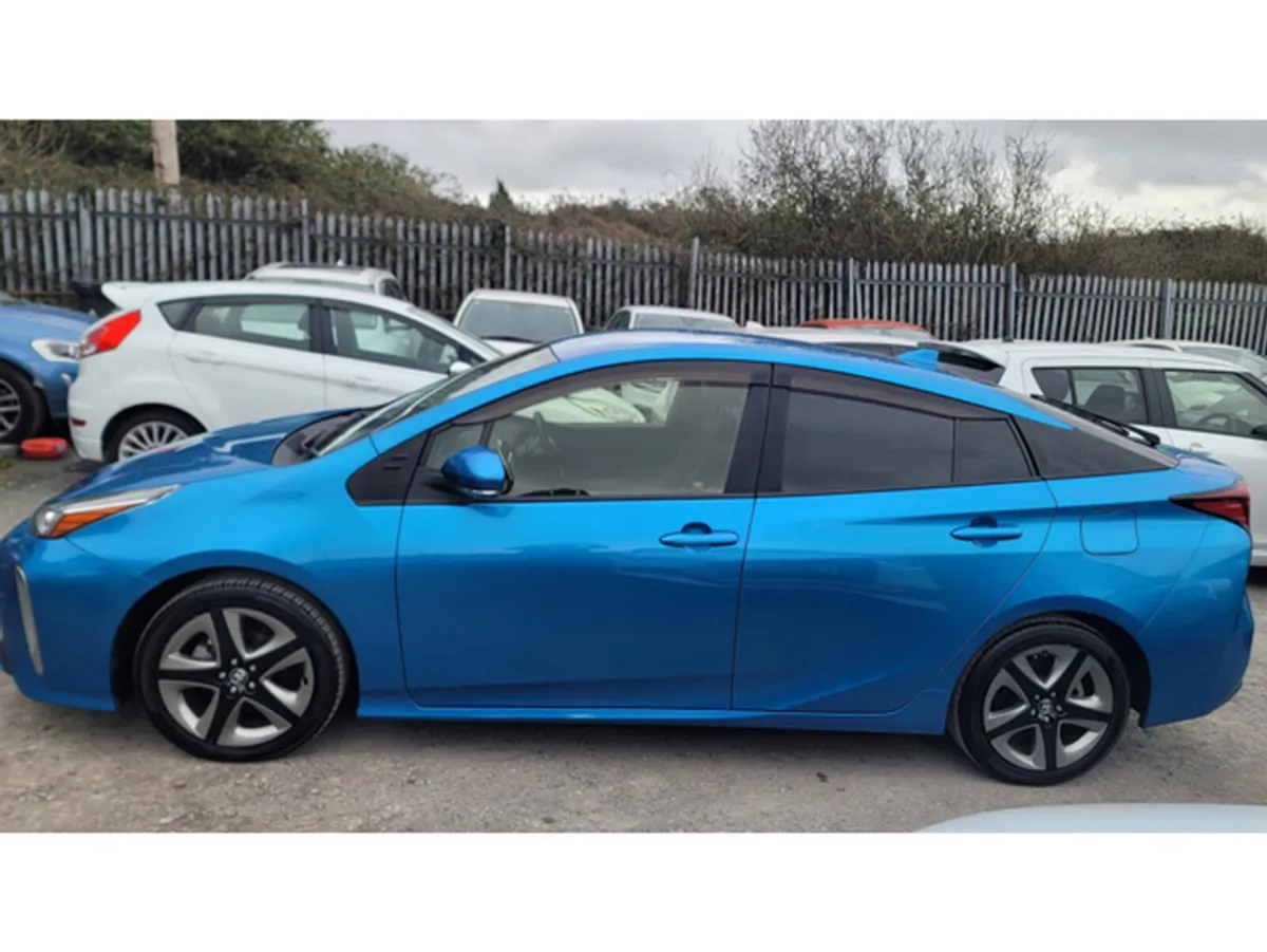 Toyota Prius Hatchback, Petrol Hybrid, 2021, Blue