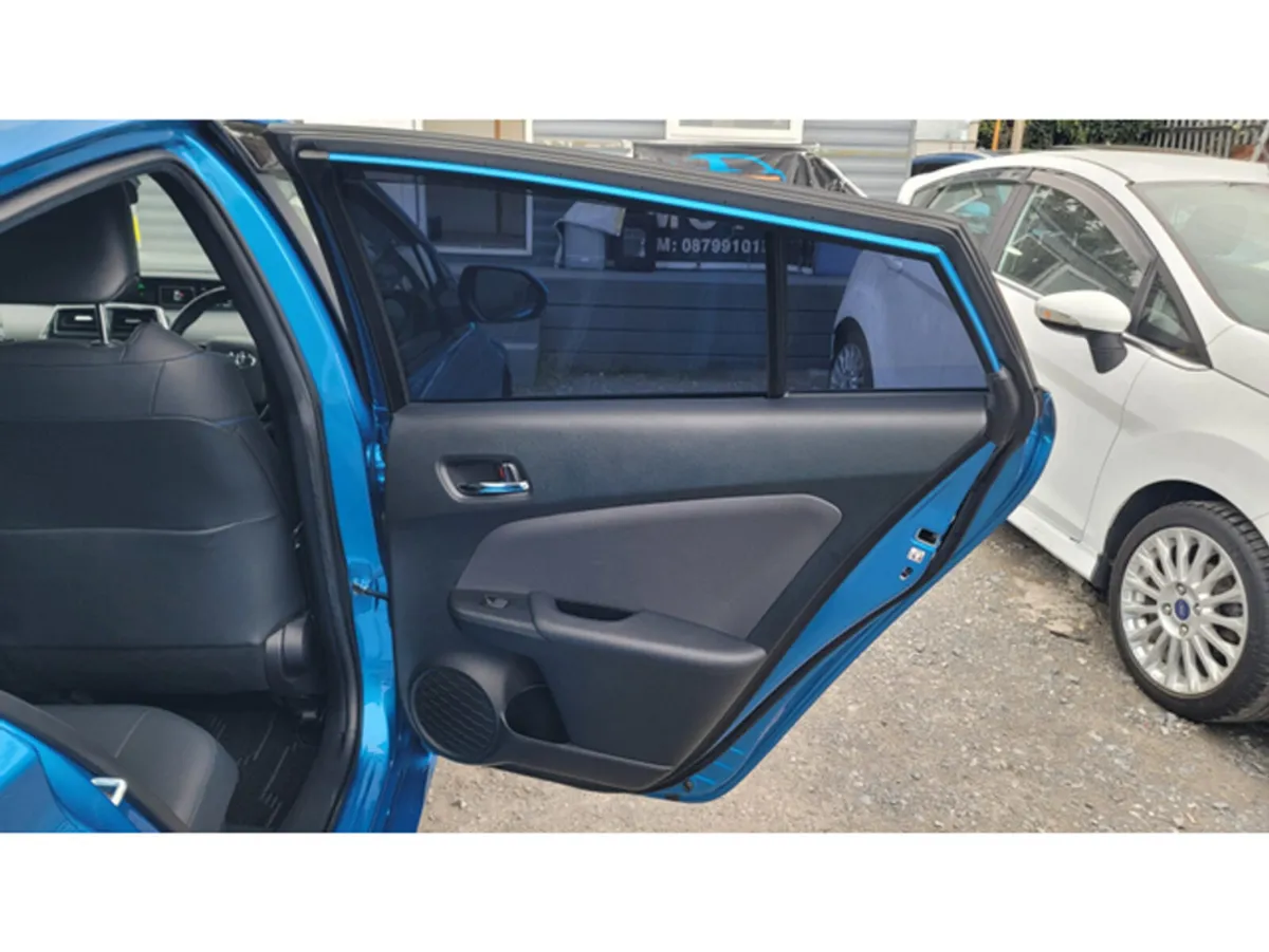 Toyota Prius Hatchback, Petrol Hybrid, 2021, Blue