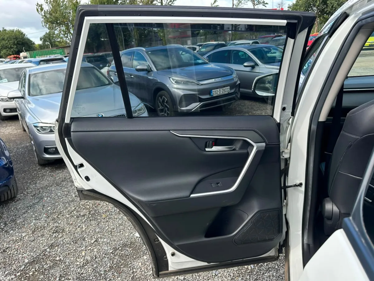 Toyota RAV4 SUV, Petrol Hybrid, 2021, White