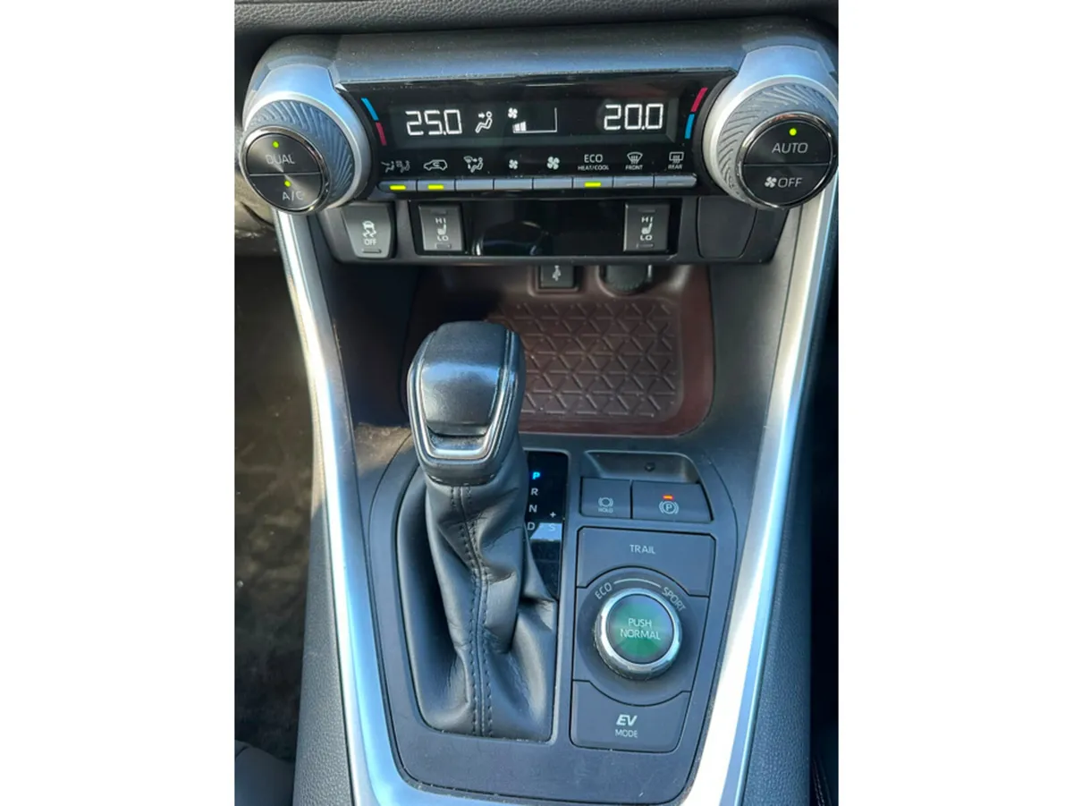 Toyota RAV4 SUV, Petrol Hybrid, 2021, White