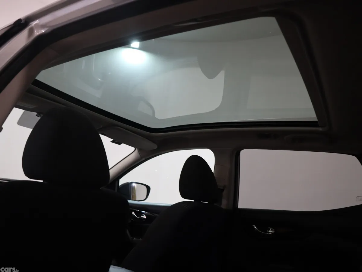Nissan Qashqai MPV, Petrol, 2019, Grey