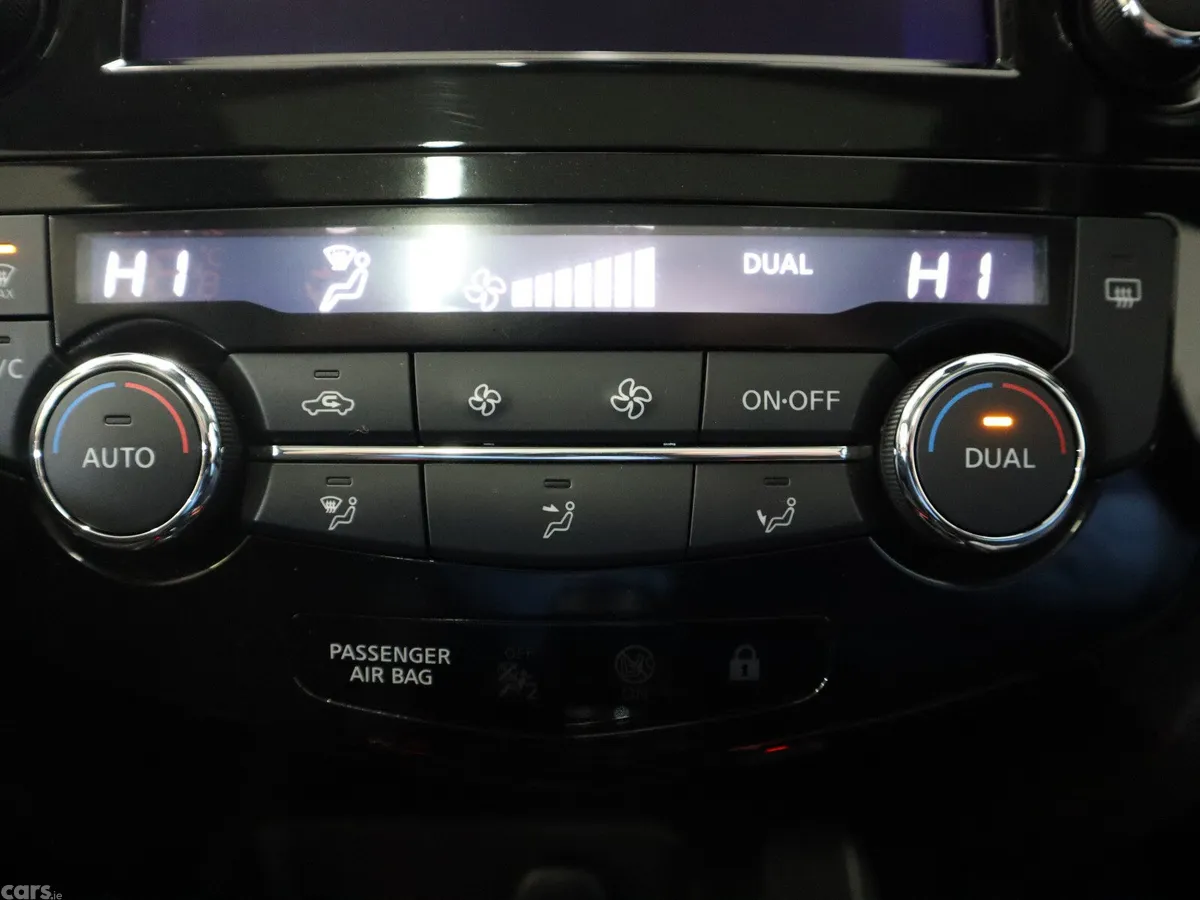 Nissan Qashqai MPV, Petrol, 2019, Grey
