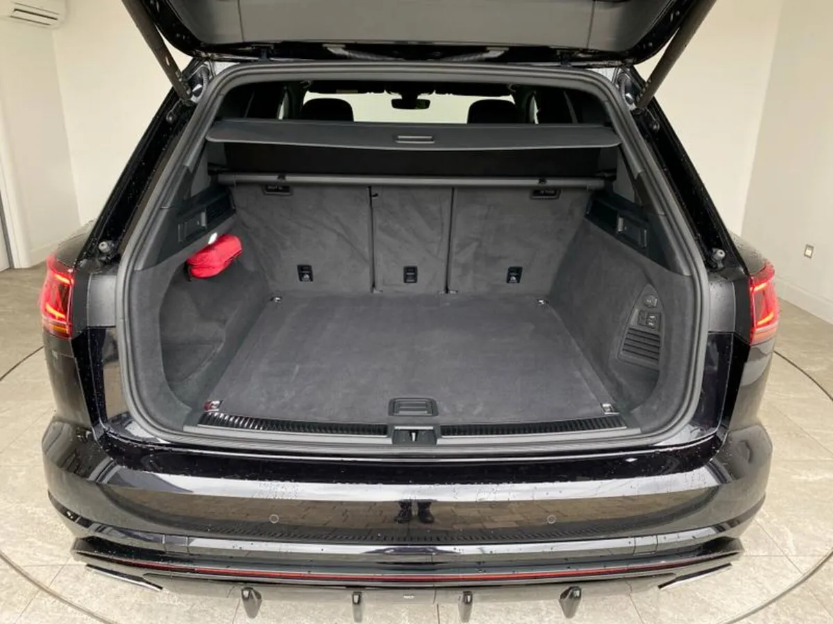 Volkswagen Touareg SUV, Diesel, 2022, Black