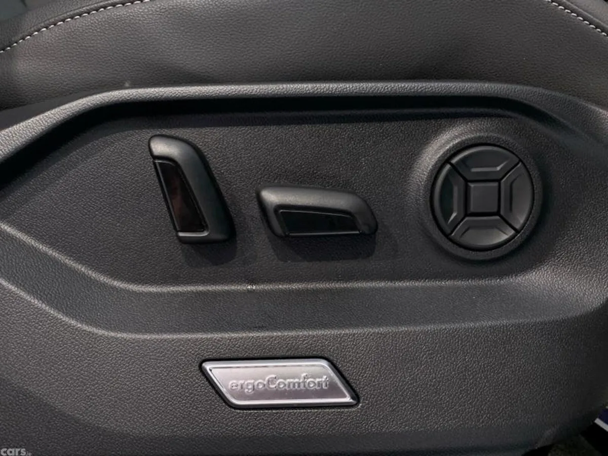 Volkswagen Touareg SUV, Diesel, 2022, Black