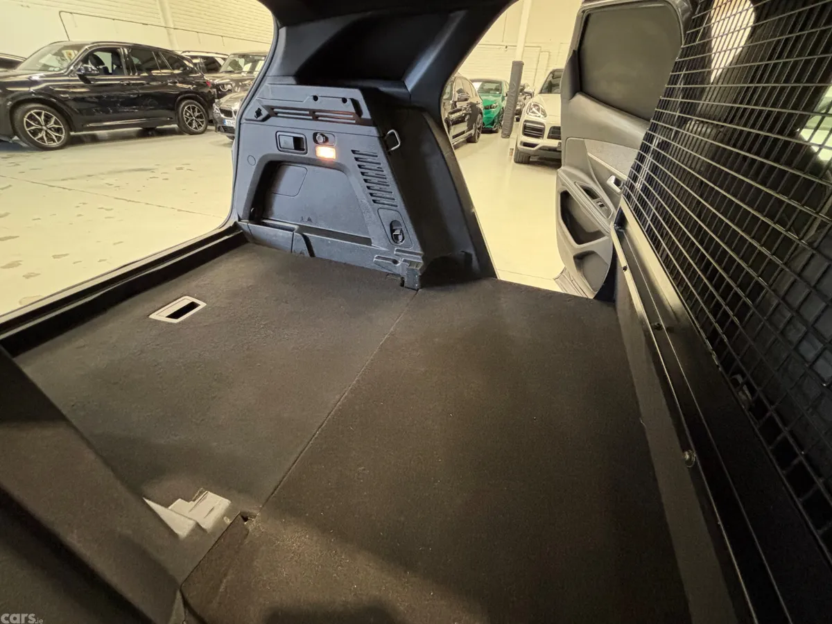 Peugeot 3008 Van, Diesel, 2023, Grey