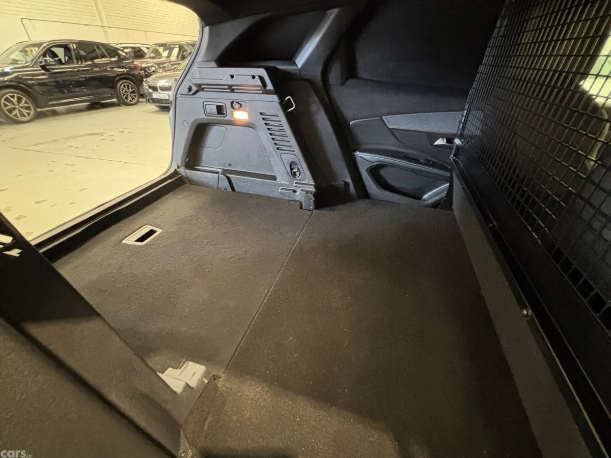 Peugeot 3008 Van, Diesel, 2023, Grey