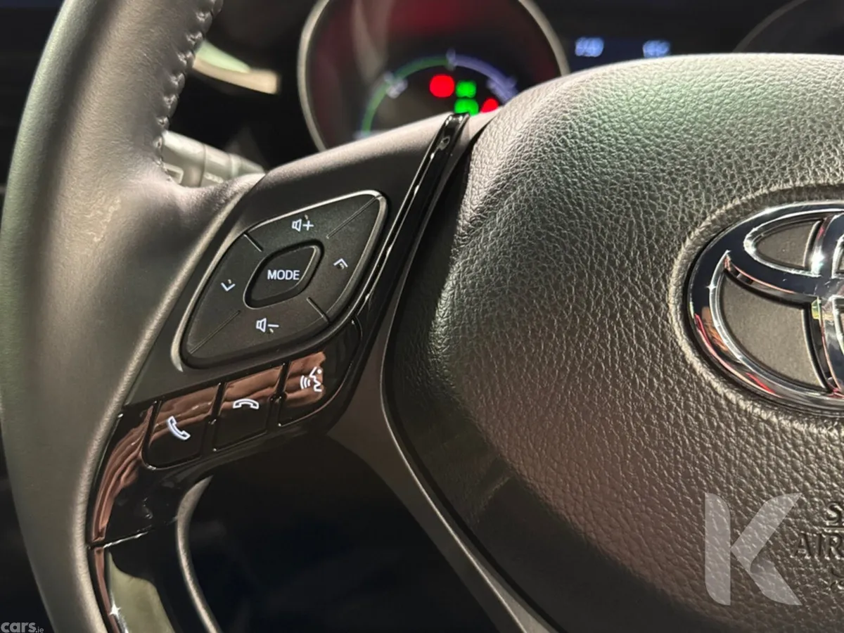 Toyota C-HR SUV, Petrol Hybrid, 2020, Red
