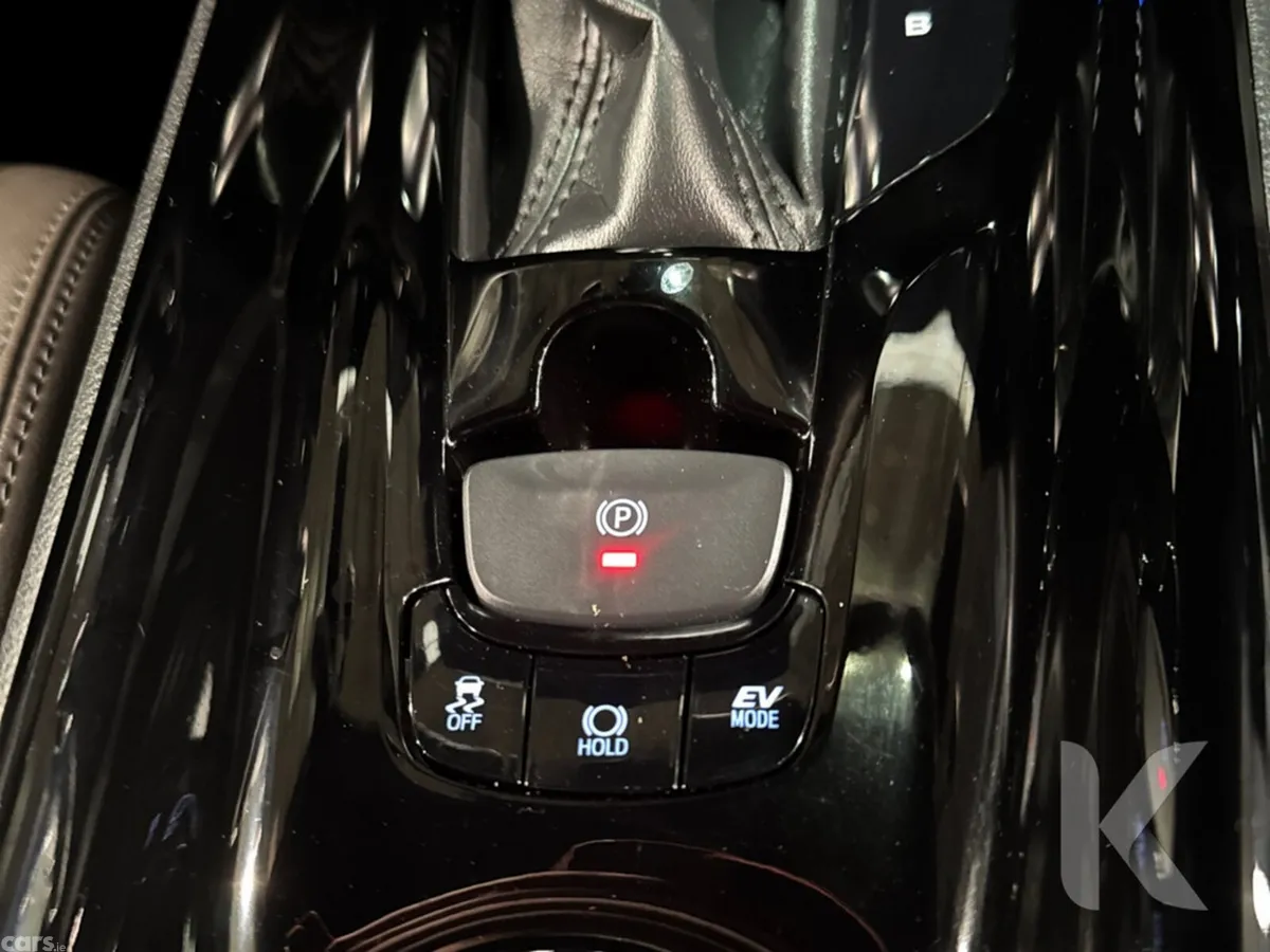 Toyota C-HR SUV, Petrol Hybrid, 2020, Red