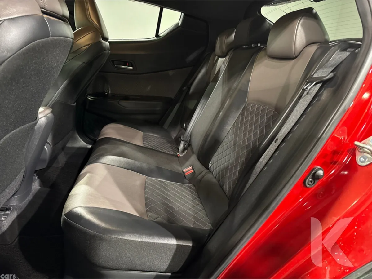 Toyota C-HR SUV, Petrol Hybrid, 2020, Red