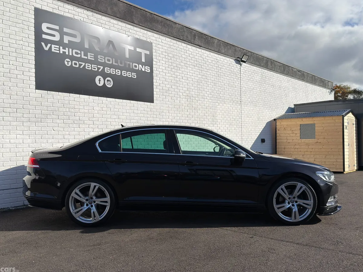 Volkswagen Passat Saloon, Diesel, 2019, Black