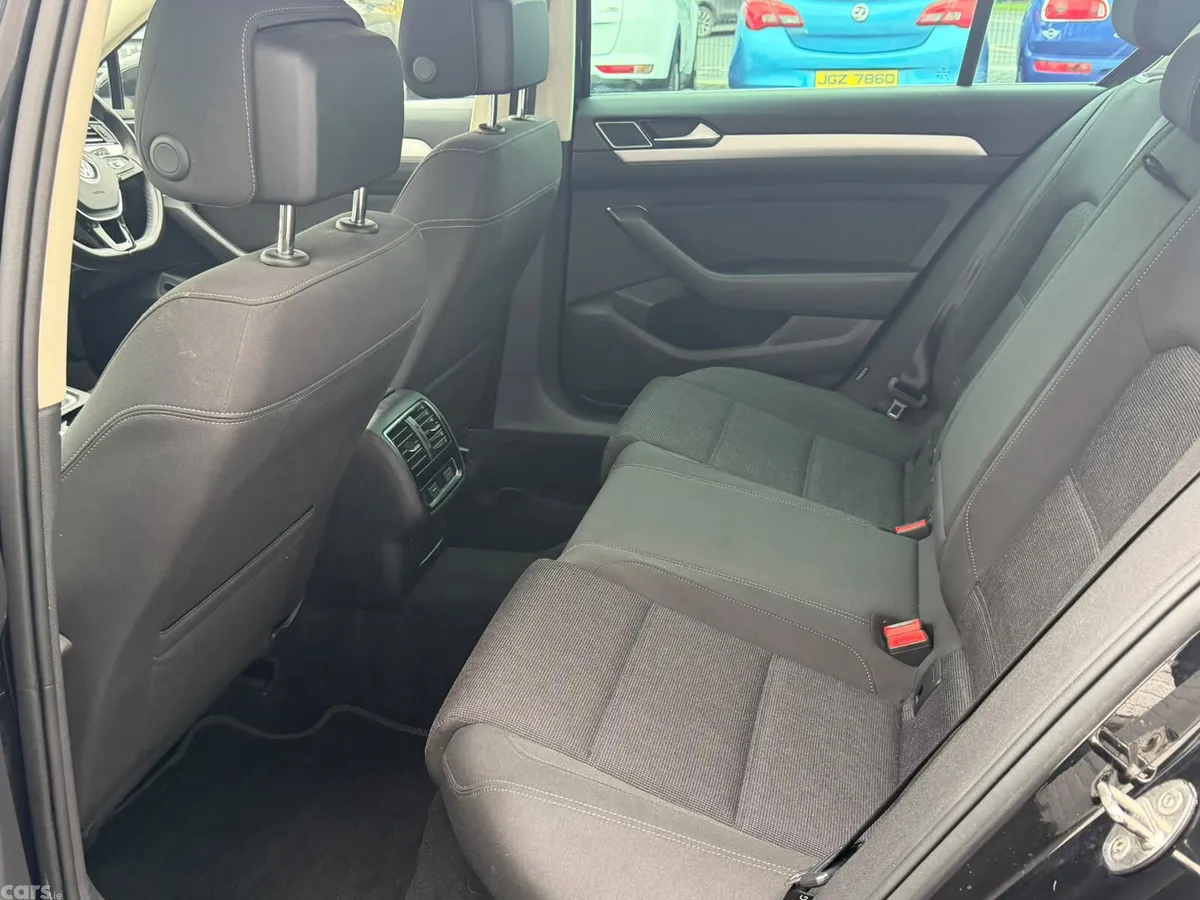 Volkswagen Passat Saloon, Diesel, 2019, Black