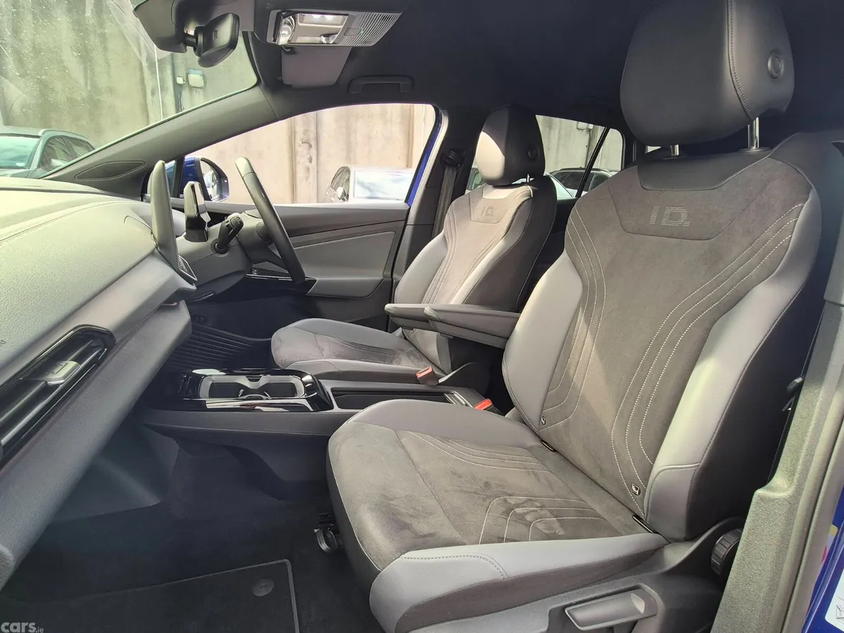 Volkswagen ID.4 SUV, Electric, 2025, Blue