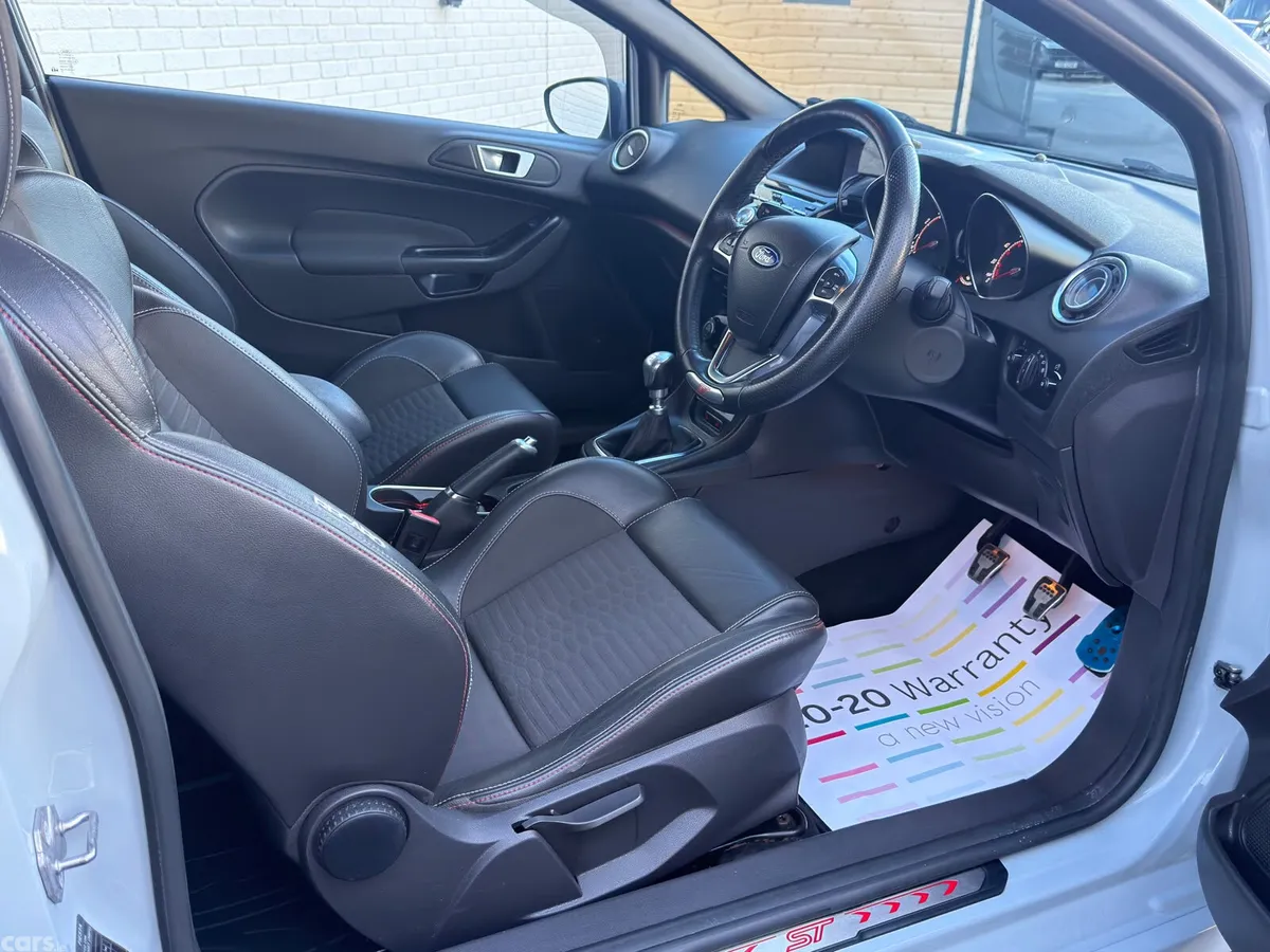Ford Fiesta Hatchback, Petrol, 2017, Grey