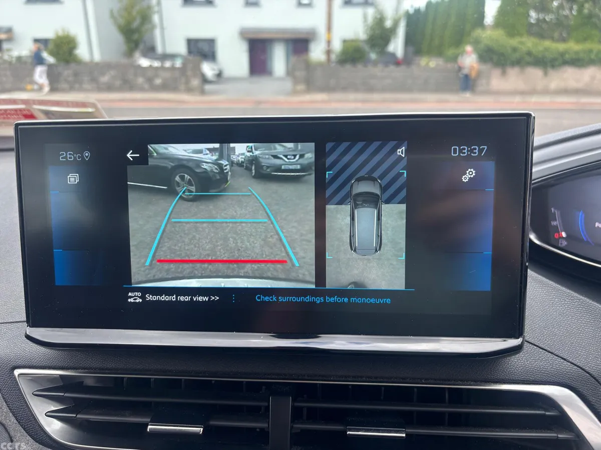 Peugeot 5008 MPV, Diesel, 2022, White