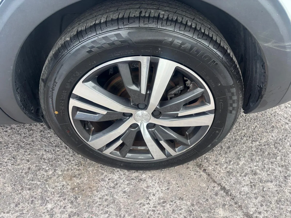 Peugeot 5008 MPV, Diesel, 2022, White
