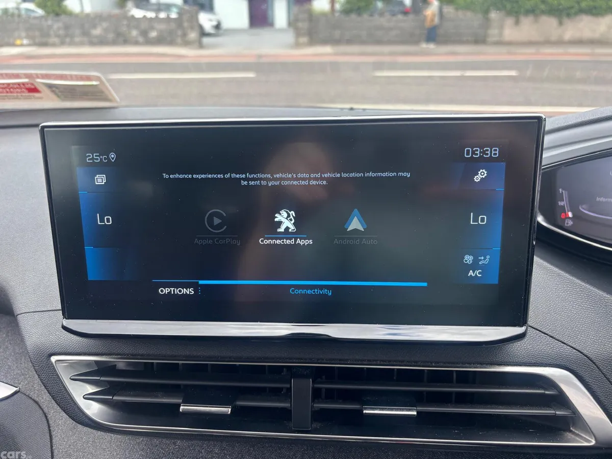 Peugeot 5008 MPV, Diesel, 2022, White