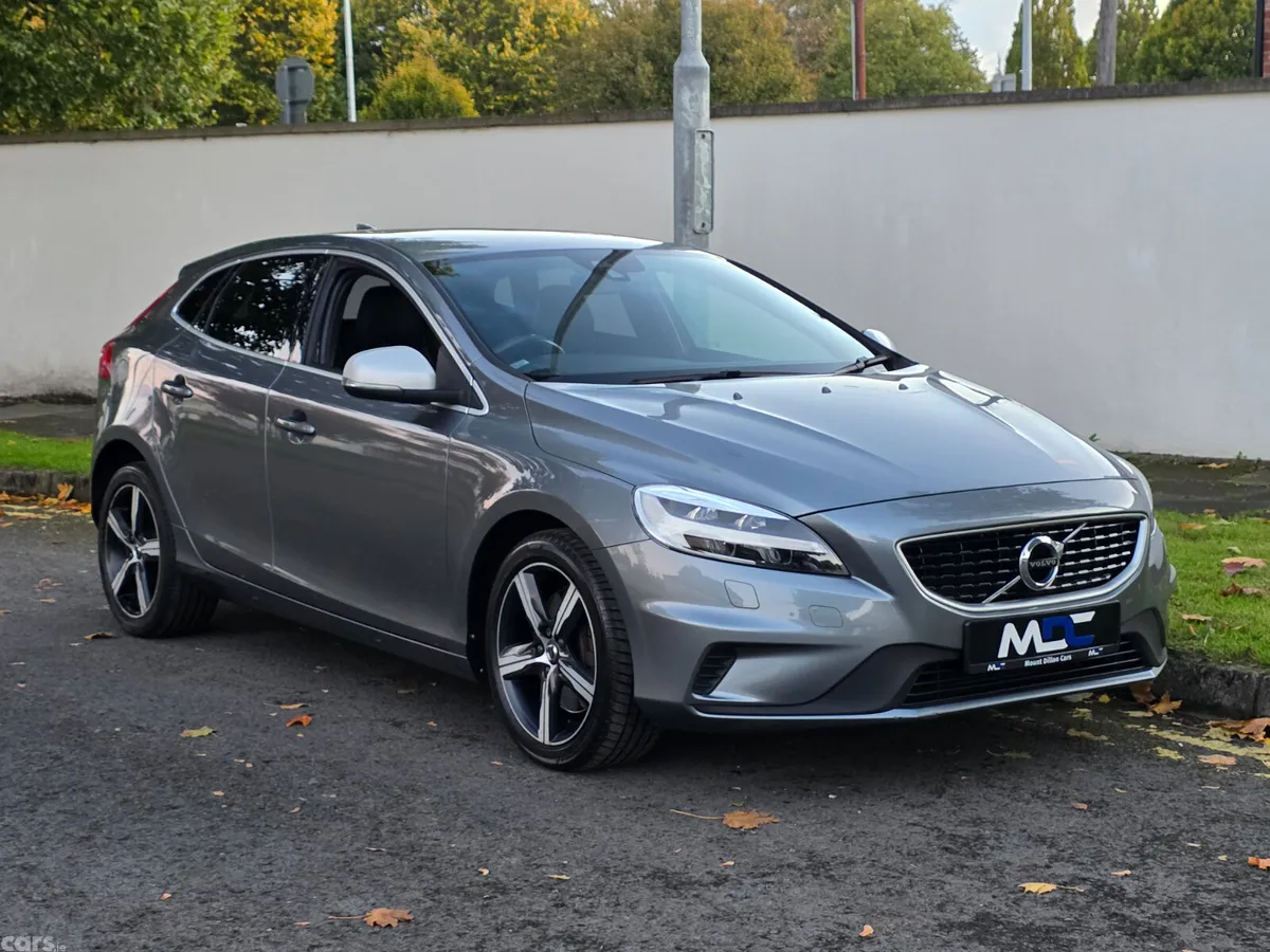 Volvo V40 Hatchback, Diesel, 2018, Grey