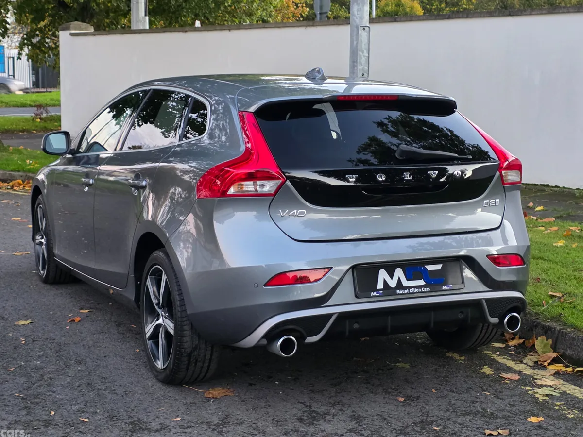 Volvo V40 Hatchback, Diesel, 2018, Grey